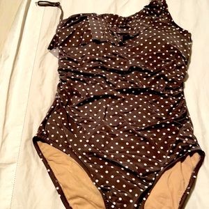 Absolutely adorable shoulder ruffle swimsuit